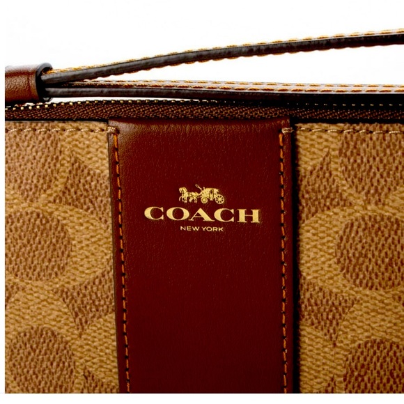 Coach Corner Zip Wristlet In Signature Canvas - Picture 16 of 16